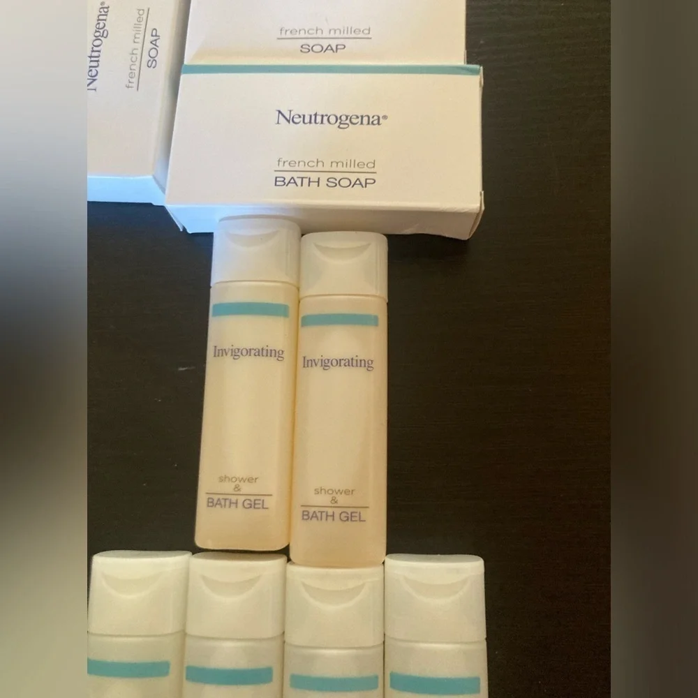 Neutrogena travel set